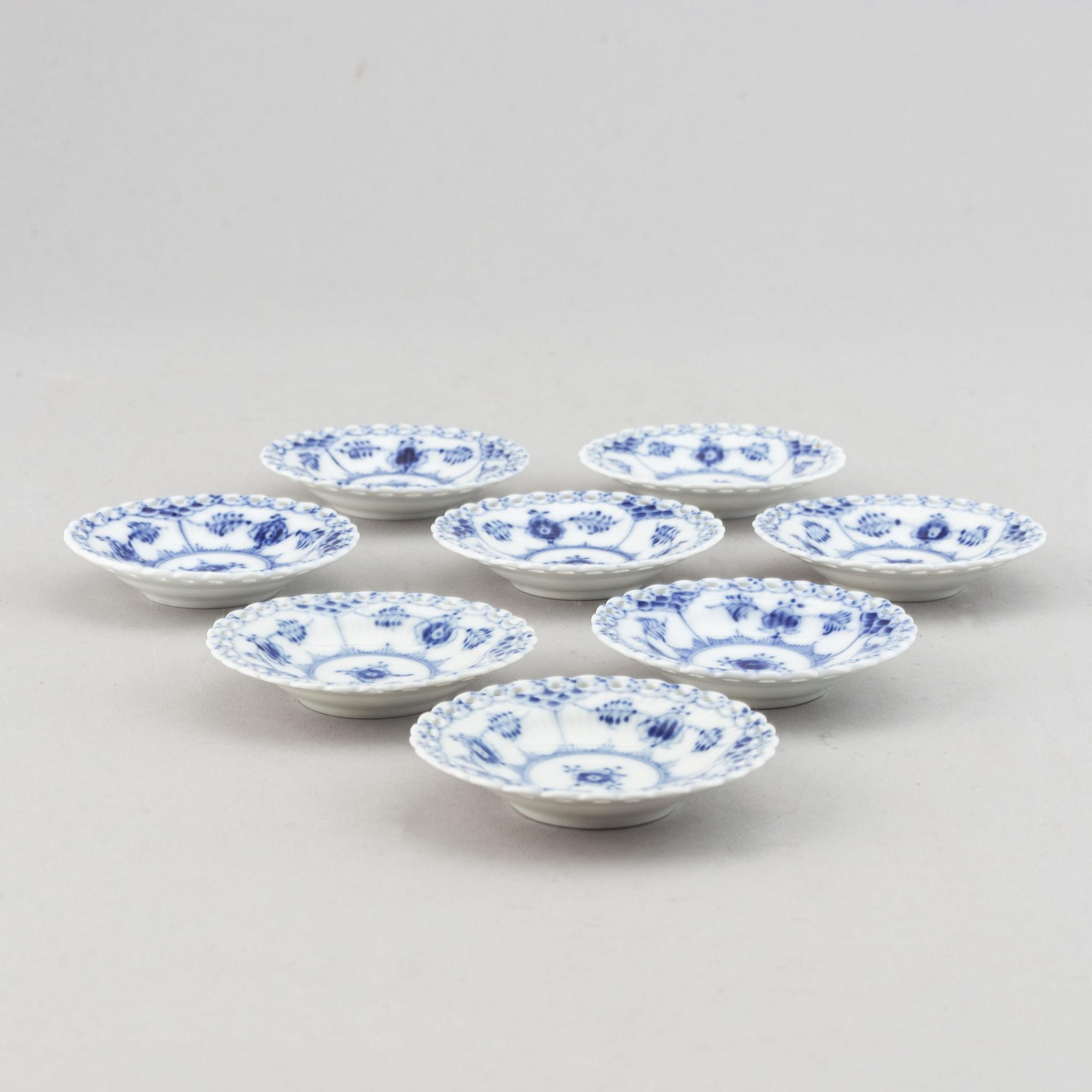 A mixed lot of Royal Copenhagen "Blue Fluted" porcelain 27 parts.