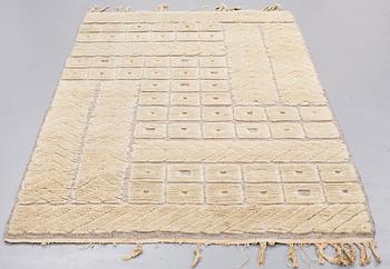 Ingrid Hellman-Knafve, INGRID HELLMAN-KNAFVE , A CARPET, "Haga", knotted pile in relief, ca 215 x 125,5 cm, signed IHK (Ingrid Hellman-Knafve), Sweden the 1950'-60's.