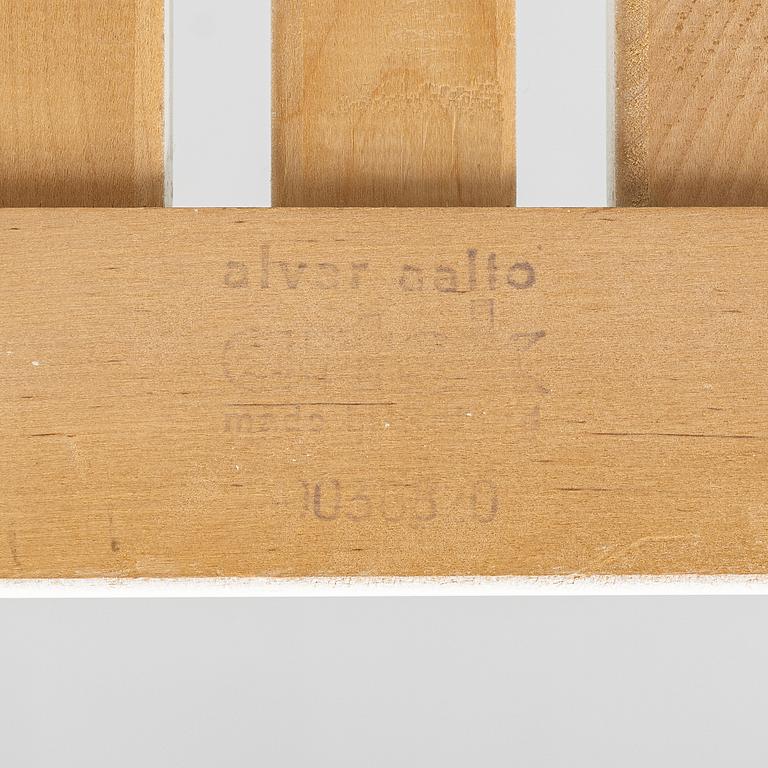 Alvar Aalto, bänk, modell 153, Artek, Finland.