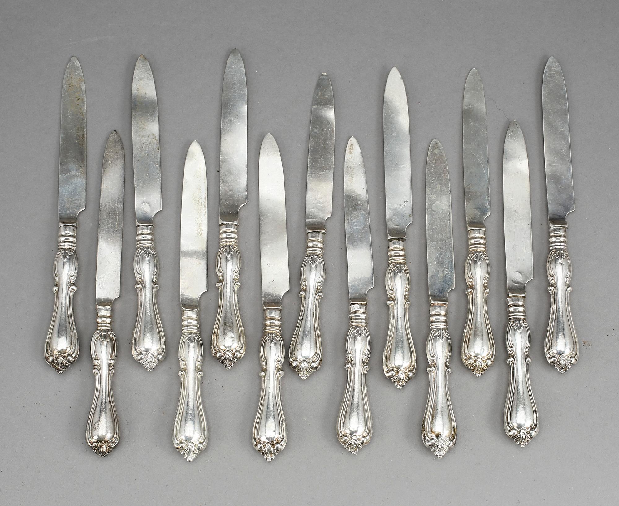 FRUKTKNIVAR, 6+6, silver, modell Olga, mest Anders Lundqvist, Stockholm 1853-56. Tot ca 350 gram.