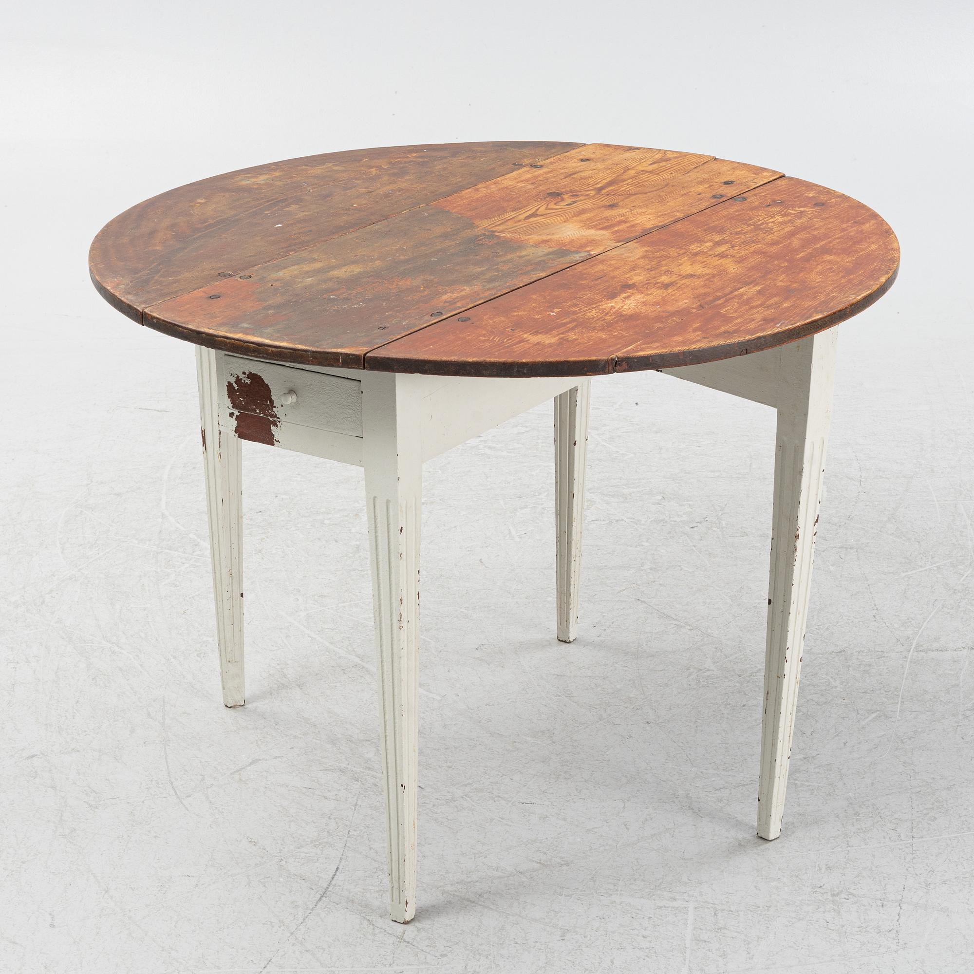 A Gustavian style drop leaf table, 19th Century.