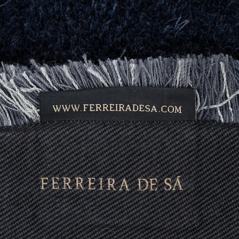 Denise Grünstein, matta "Folium", handtuftad, ca 270 x 230 cm, Ferreira de Sá, Portugal.