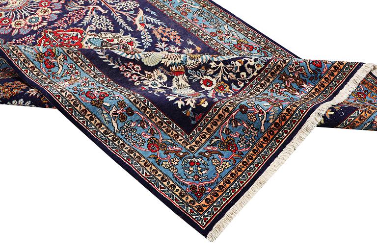 A carpet, Sarouk, ca 255 x 155 cm.