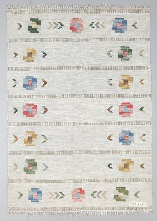 MATTA, rölakan. Ca 240 x 168 cm.