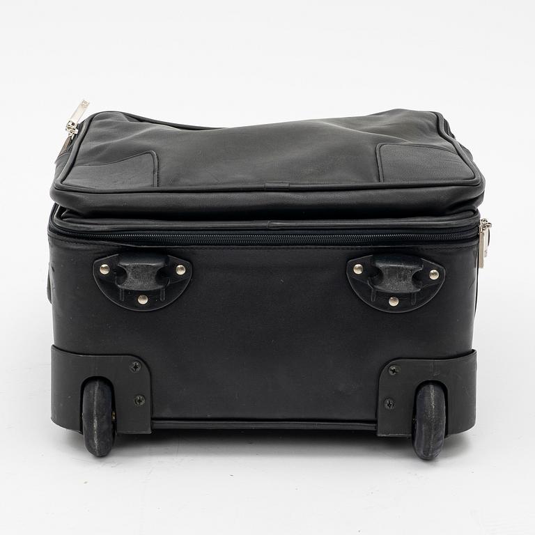 Loewe, kabinväska samt necessär.