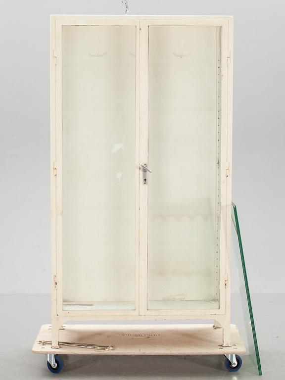 LÄKARSKÅP, 1900-tal.