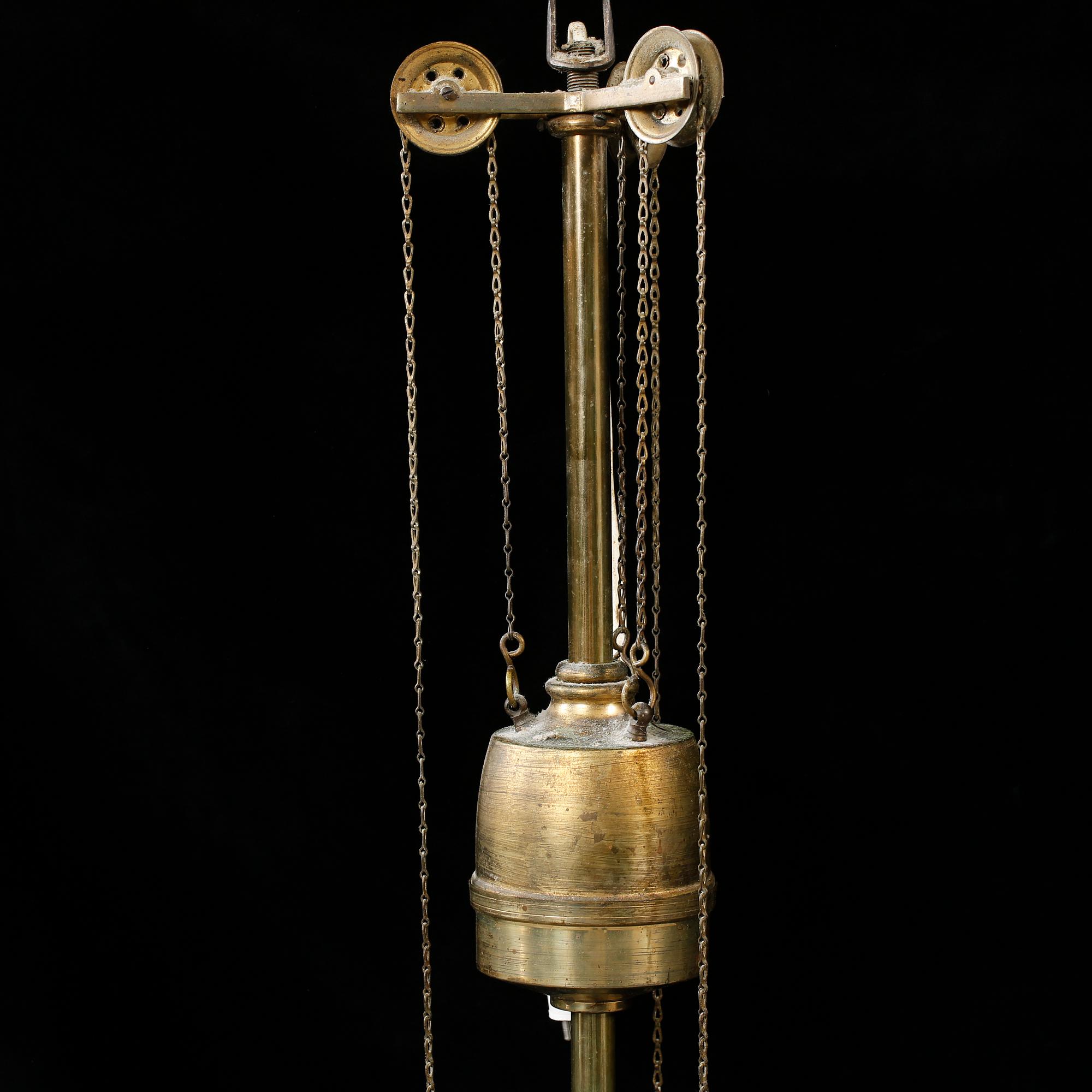 TAKLAMPA, tidigt 1900-tal. Maxhöjd ca 155 cm.