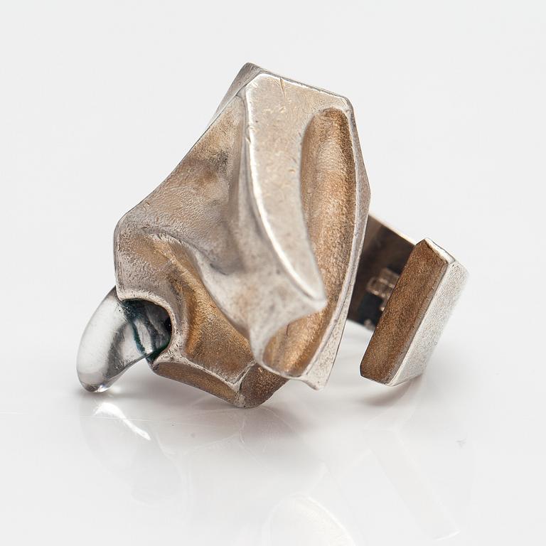 Björn Weckström, Ring "Varelsens öga", sterlingsilver och akryl. Lapponia 1974.