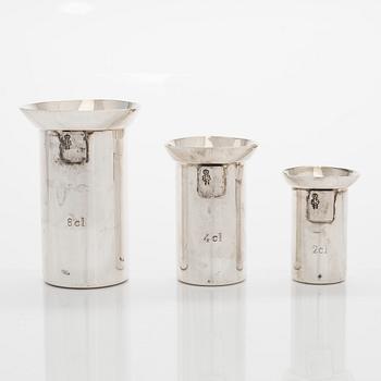 Drinkmått, 3 st, silver 830, i trälåda, Kultakeskus, Finland 1983.