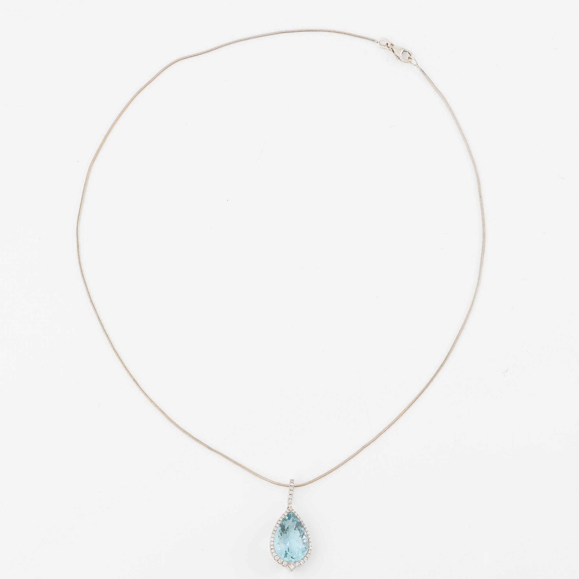 Hängsmycke, Sørsand, 18K vitguld med droppslipad akvamarin och prinsess- och briljantslipade diamanter.