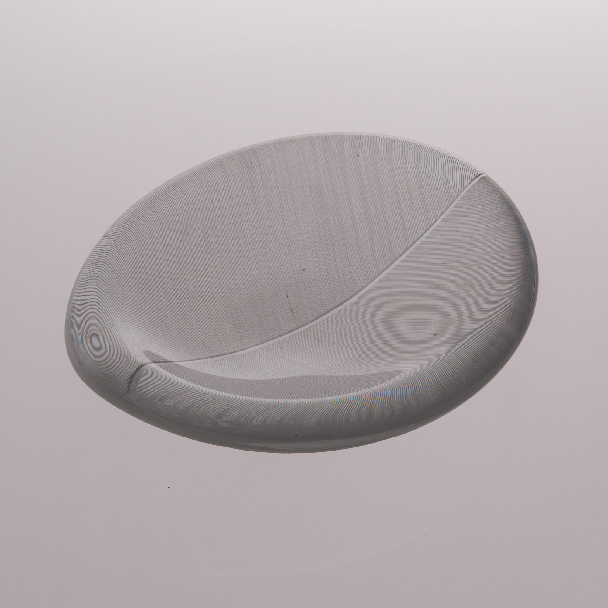 A model 3337 glass bowl signed Tapio Wirkkala Iittala -55.