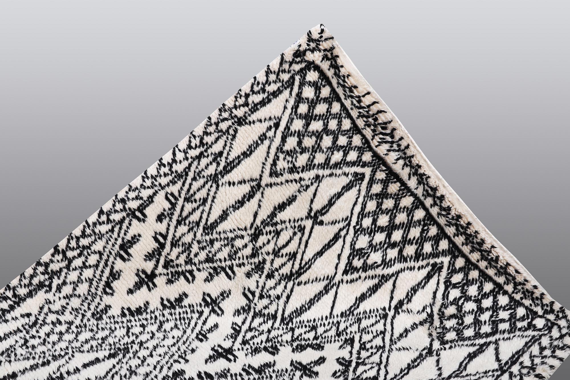 A RUG, oriental, ca 240 x 170 cm.