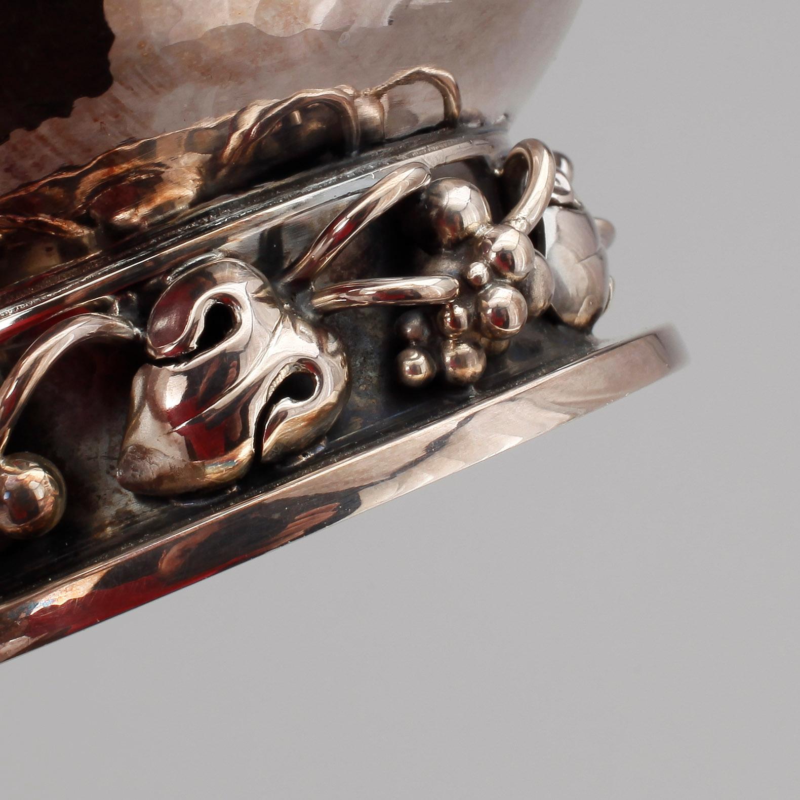 KAFFEKANNA, sterlingsilver, Dansk Guldsmede-Håndvaerk, Köpenhamn 1964-75. Vikt ca 633 g.