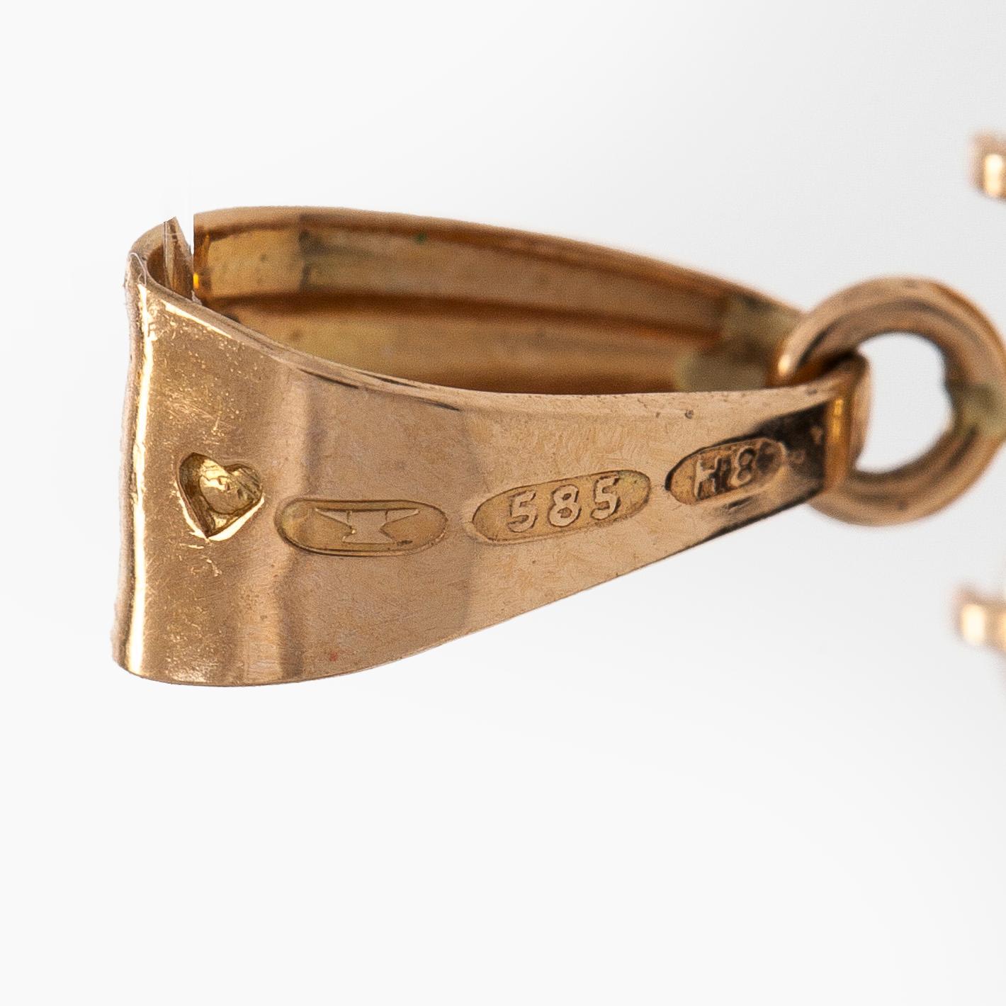 Elis Kauppi, A 14K gold pendant with spectrolite and cultured pearls, Kupittaan Kulta Turku 1985.