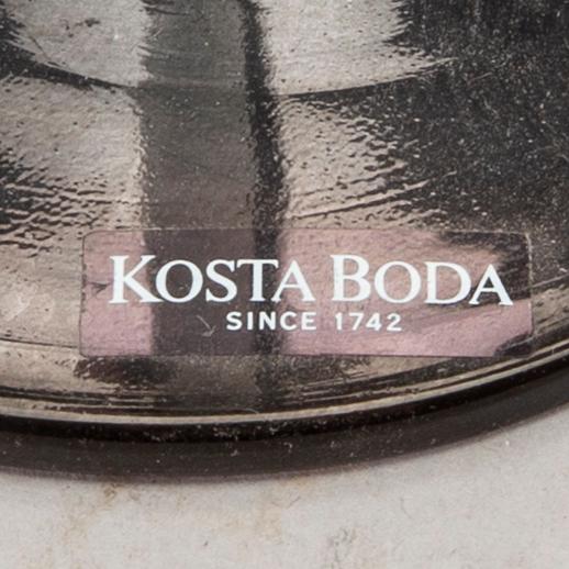 Ulrica Hydman-Vallien, 15 vinglas, vas samt 2 fat. Kosta Boda.