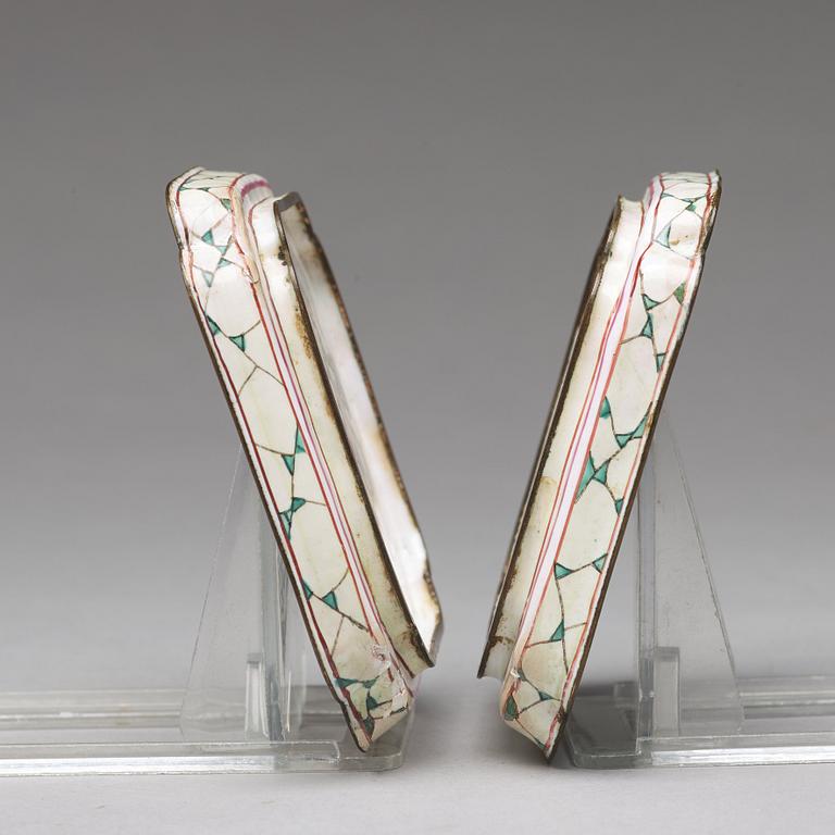 FAT, ett par, emalj på koppar. Qingdynastin, 1700-tal.