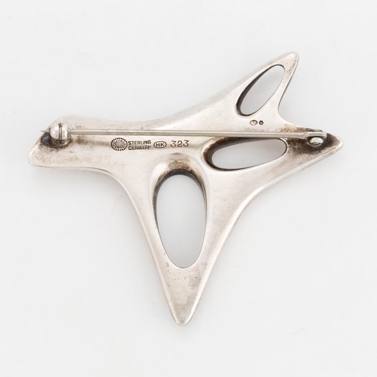 HENNING KOPPEL, brosch, sterlingsilver och emalj, Georg Jensen, Danmark.