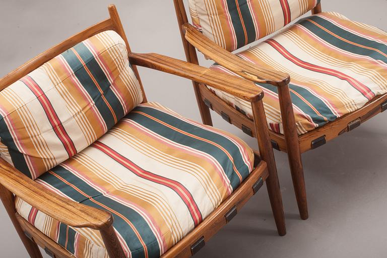 FÅTÖLJER, ett par. 1960-tal. Med Cites-intyg.