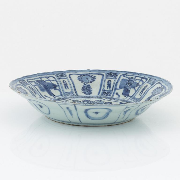 Skålfat, porslin, Kina, Mingdynastin, Wanli (1572-1620).