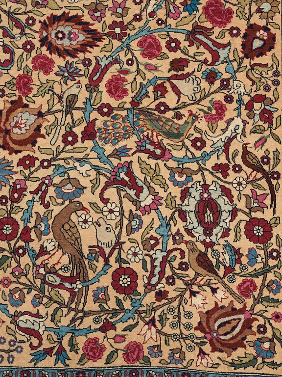 A carpet, a semi-antique Tehran figural, probably, ca 307 x 205,5 cm.