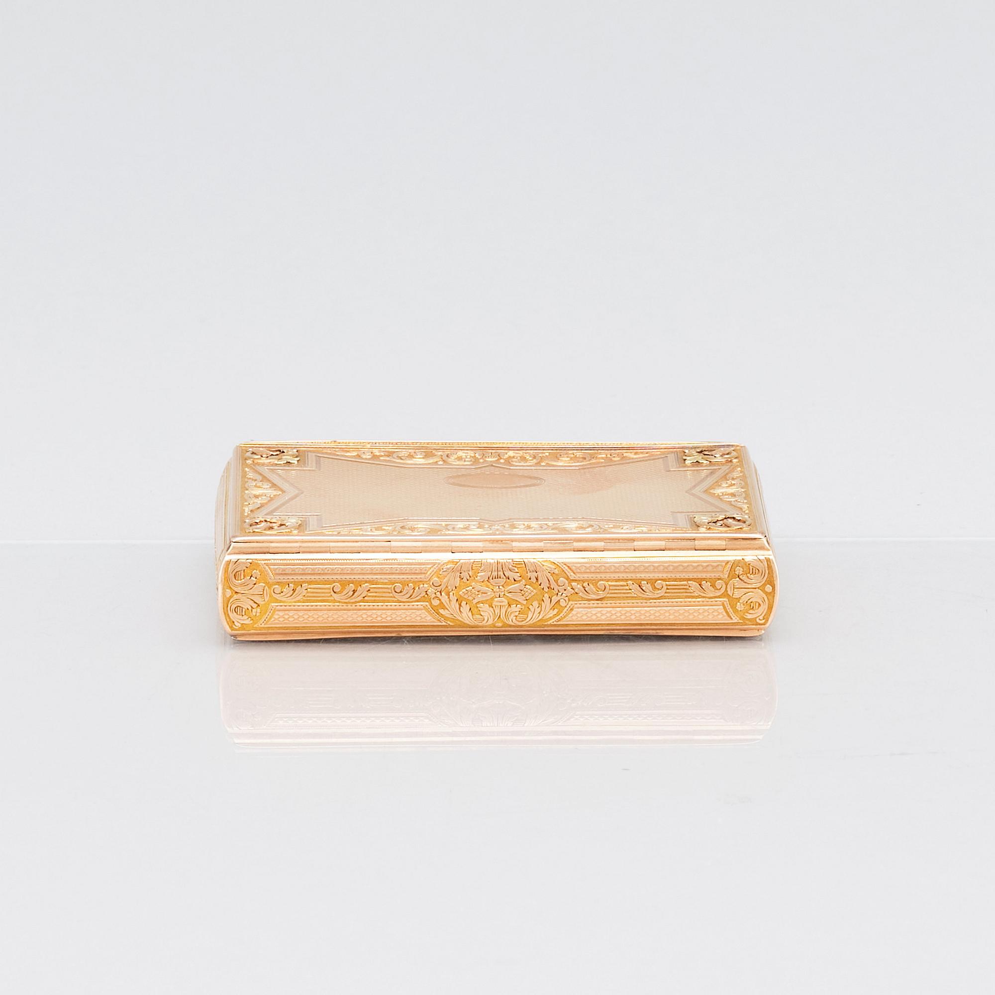 A Swiss mid- 19th century, en deux couleurs, gold box, unidentified makers mark CCS.