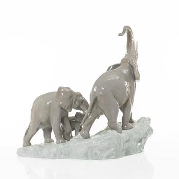 Fulgencio García, figurine, "Elephants walking", Lladró, Spain.