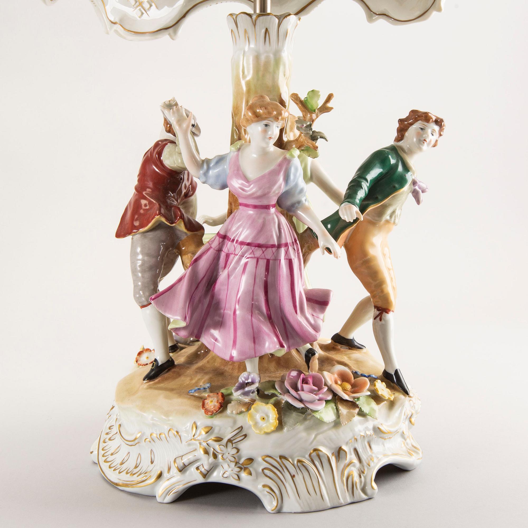 A PMP (Porcelain Manufactory Plaue) table lamp, Germany, later part of the 20th century.