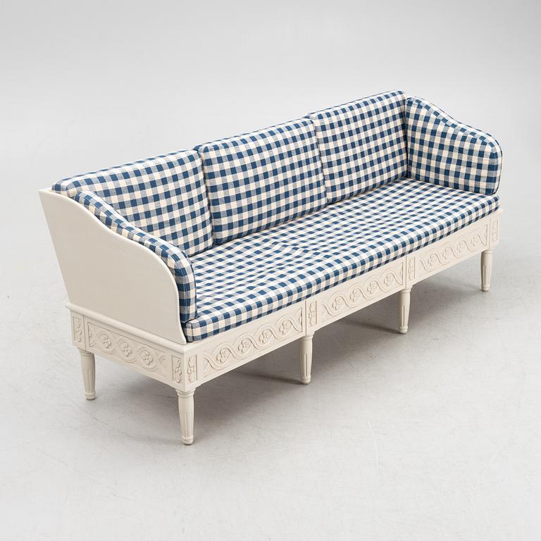 Trågsoffa, gustaviansk stil, "Svensksund", ur IKEAs 1700-talsserie, 1900-talets slut.