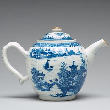 A blue and white punch pot, Qing dynasty, Qianlong (1736-95).