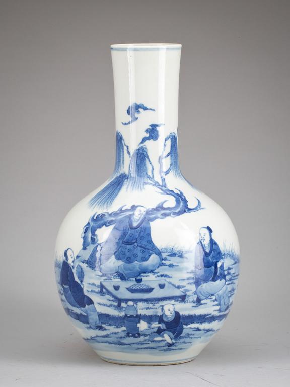 VAS, porslin. Kina, sen Qing.