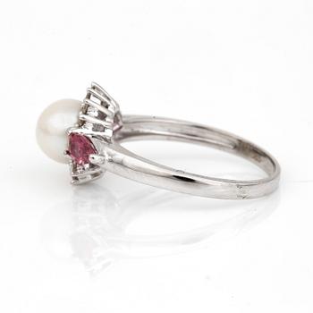 RING, 14K vitguld med rosa topaser, små diamanter och odlad sötvattenpärla. Totalvikt ca 2,78 g.