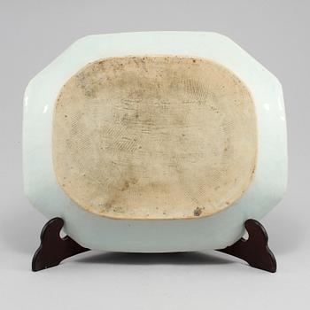 STEKFAT, porslin, Kina, 1700-tal.