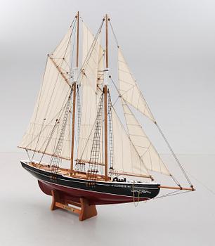 MODELLBÅT, Fiskebanksskonare "Bluenose", 1900-talets andra hälft.