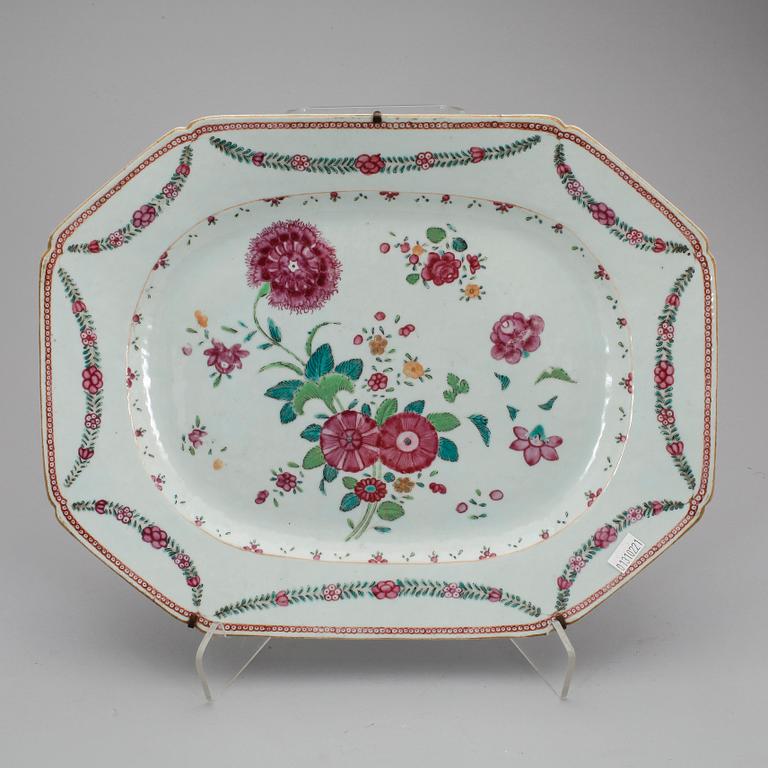 STEKFAT, porslin, Kina, Qianlong (1735-95).