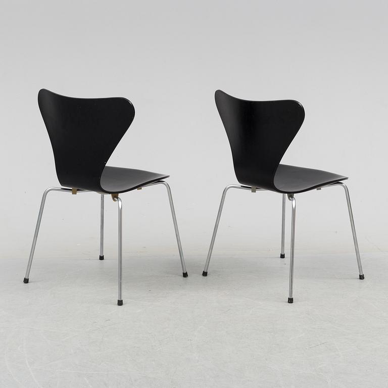 A pair of "Sjuan" chairs by Arne Jacobsen, 1968.