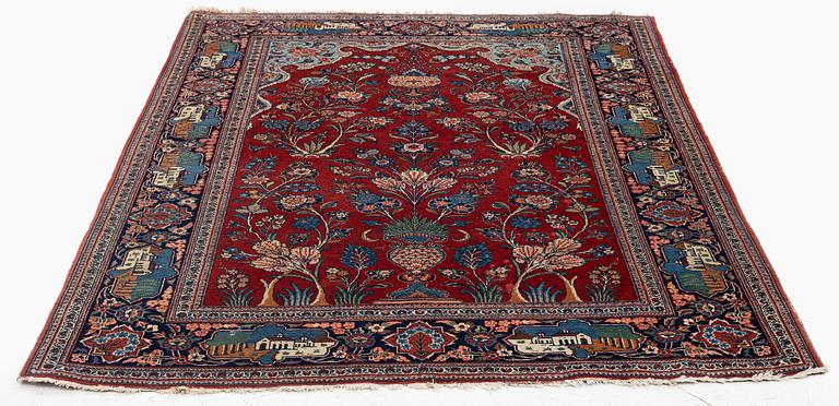 A semi-antique Kashan rug, Central Persia, c. 197 x 136 cm.