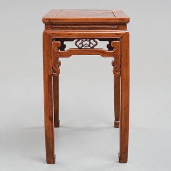 Altarbord, hardwood. Qingdynastin (1664-1912).