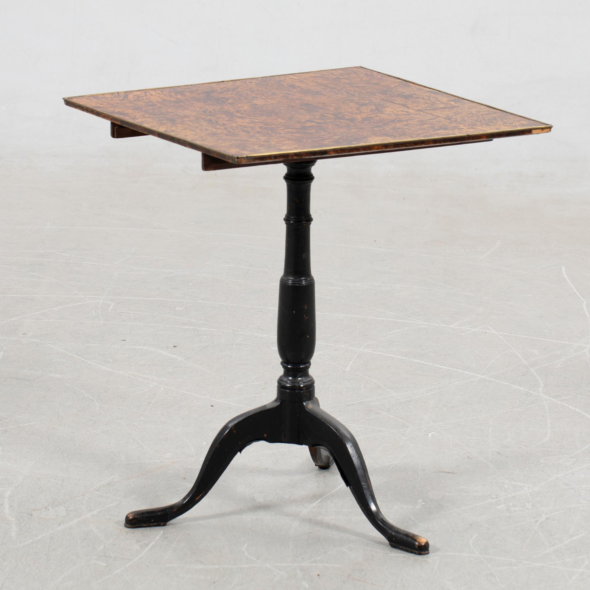 Folding table, alder root, Arboga, 19th century.