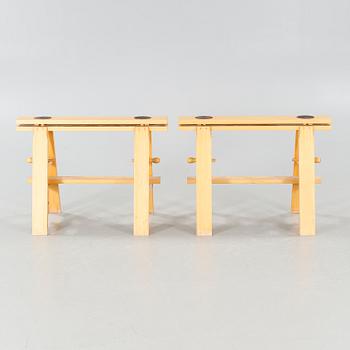 A pair of "Leonardo" table horse legs, designed by Achille Castiglioni for Zanotta, 20th century.