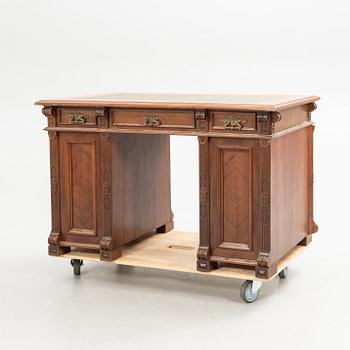 Desk, England, second half of the 20th century.