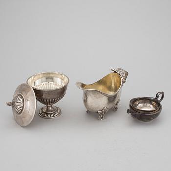 PARTI SILVER, 4 delar, bla Gustaf Möllenborg, Stockholm 1900-tal. Total vikt ca 831 g.