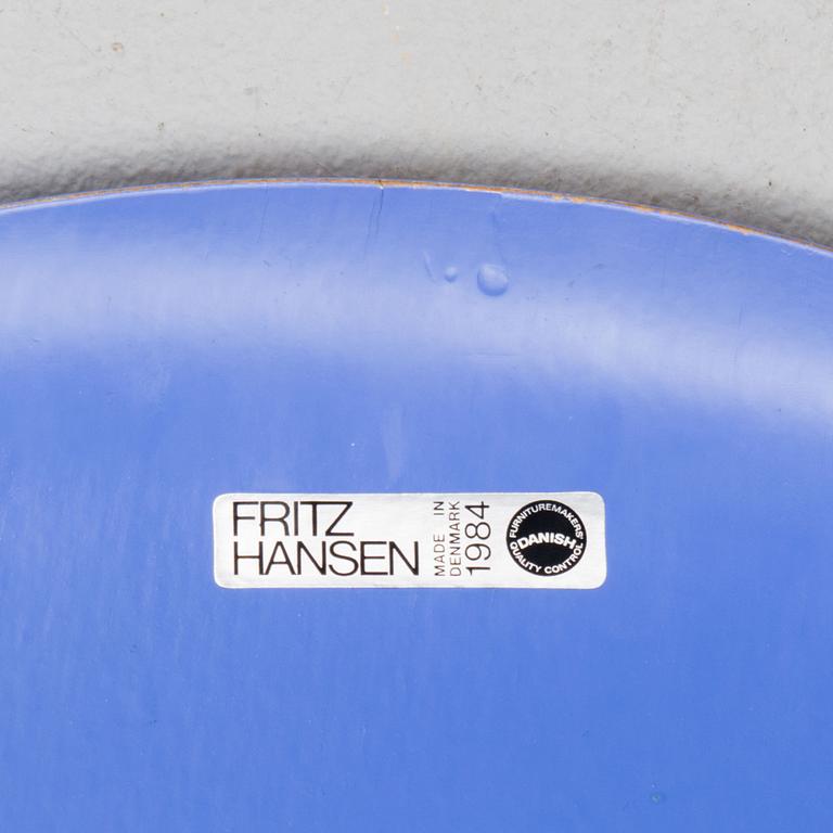 ARNE JACOBSEN, STOLAR, 8 st, "Sjuan", märkta, Fritz Hansen, Danmark, 1980-tal.