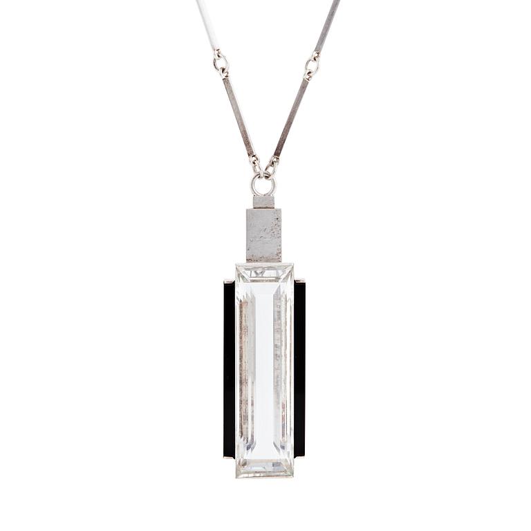 Wiwen Nilsson, a sterling silver necklace with a rock crystal and onyx pendant, Lund 1939.