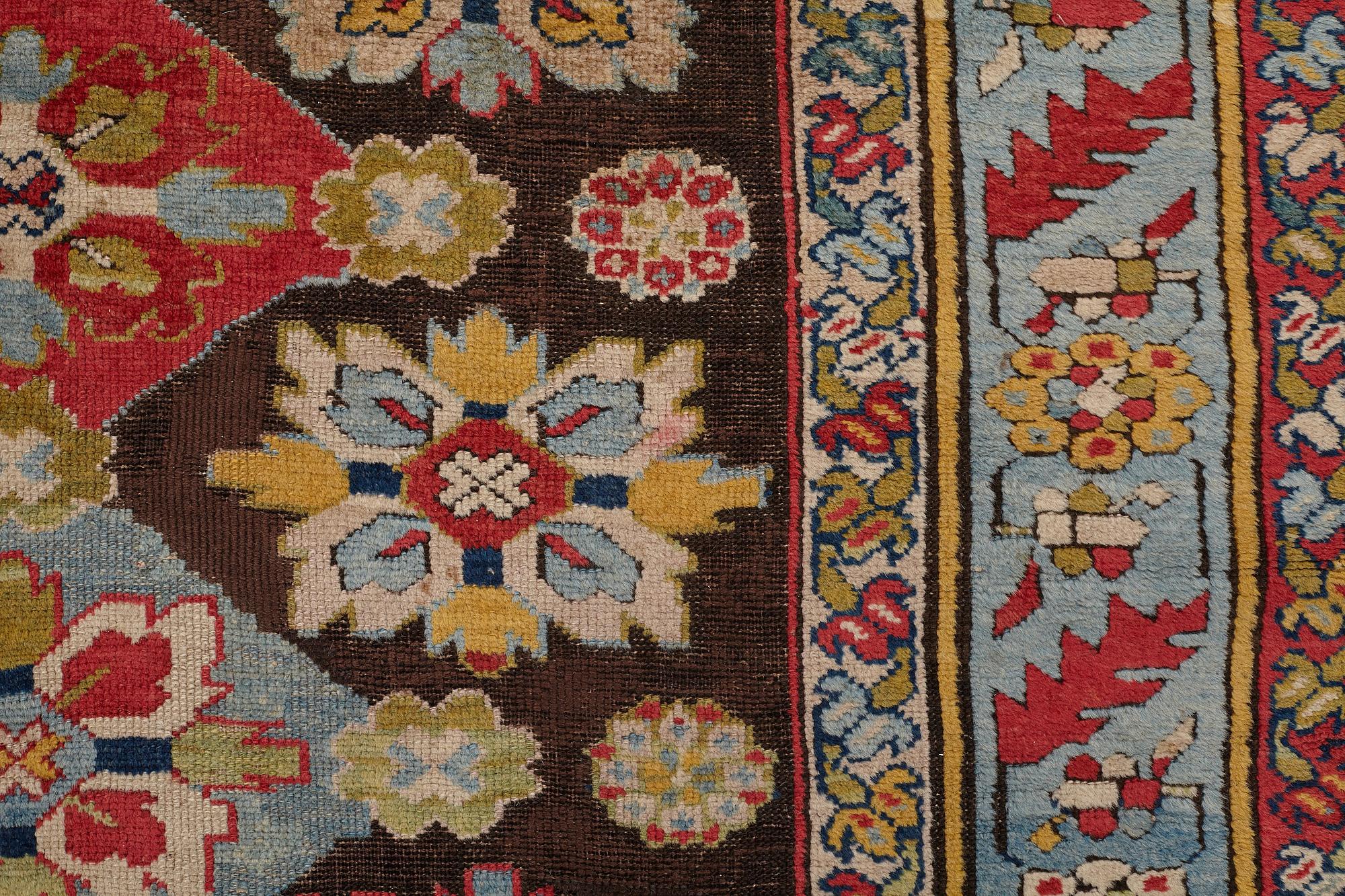 MATTA, antik Karabagh kelly, omkring 1870-1890, ca 330 x 157 cm (samt en kortsida med 1-3 cm slätväv).