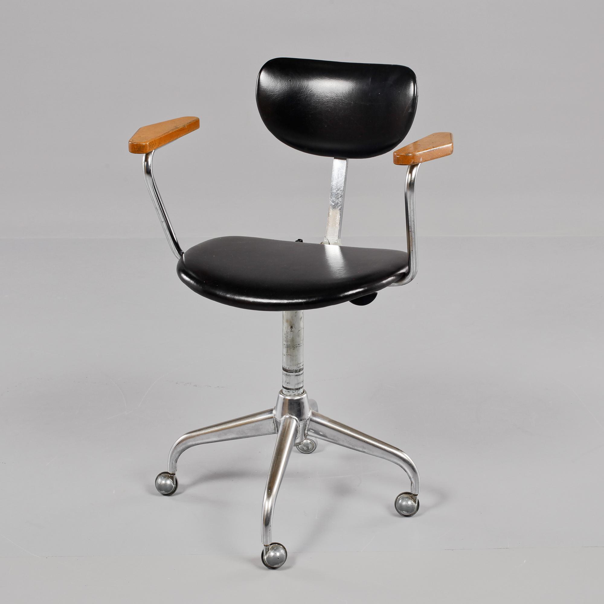 SKRIVBORDSSTOL, 1900-talets första hälft.