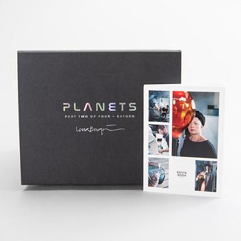 LENA BERGSTRÖM, skål "Planets" Kosta Boda signead och numrerad 78/500.