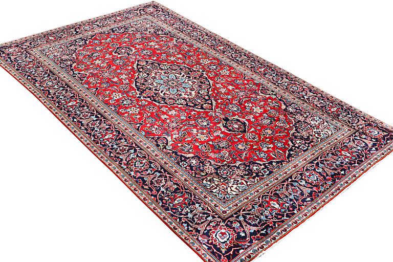 A Najafabad carpet, c. 332 x 190 cm.