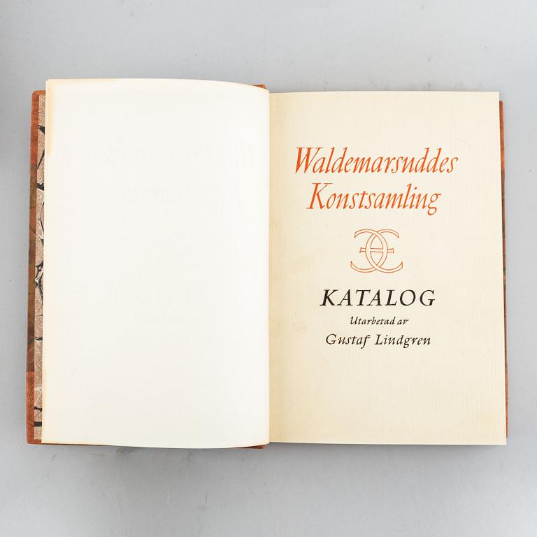 Böcker, 3 st, kataloger, bl.a. "Waldemarsuddes Konstsamling" med dedikation av Prins Eugen 1942.
