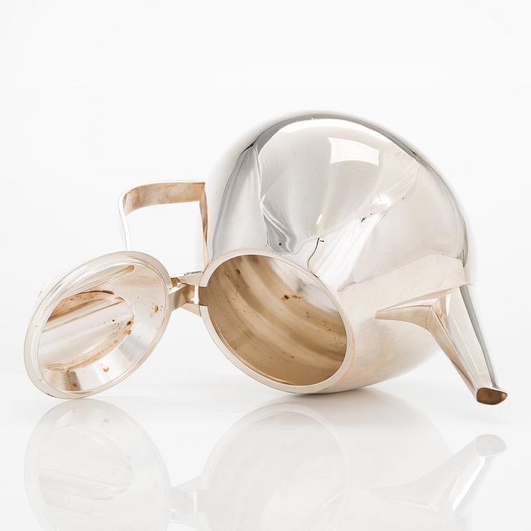 Pekka Piekäinen, a silver teapot, Tarkiainen, Helsinki 1985.