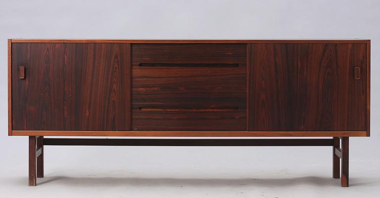 SIDEBOARD, "Arild", Nils Jonsson för Troeds industrier, Bjärnum, 1960/70-tal.